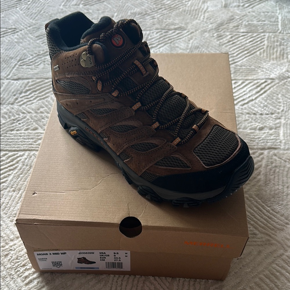 NEW Merrell Men's Brown Hiking Boots